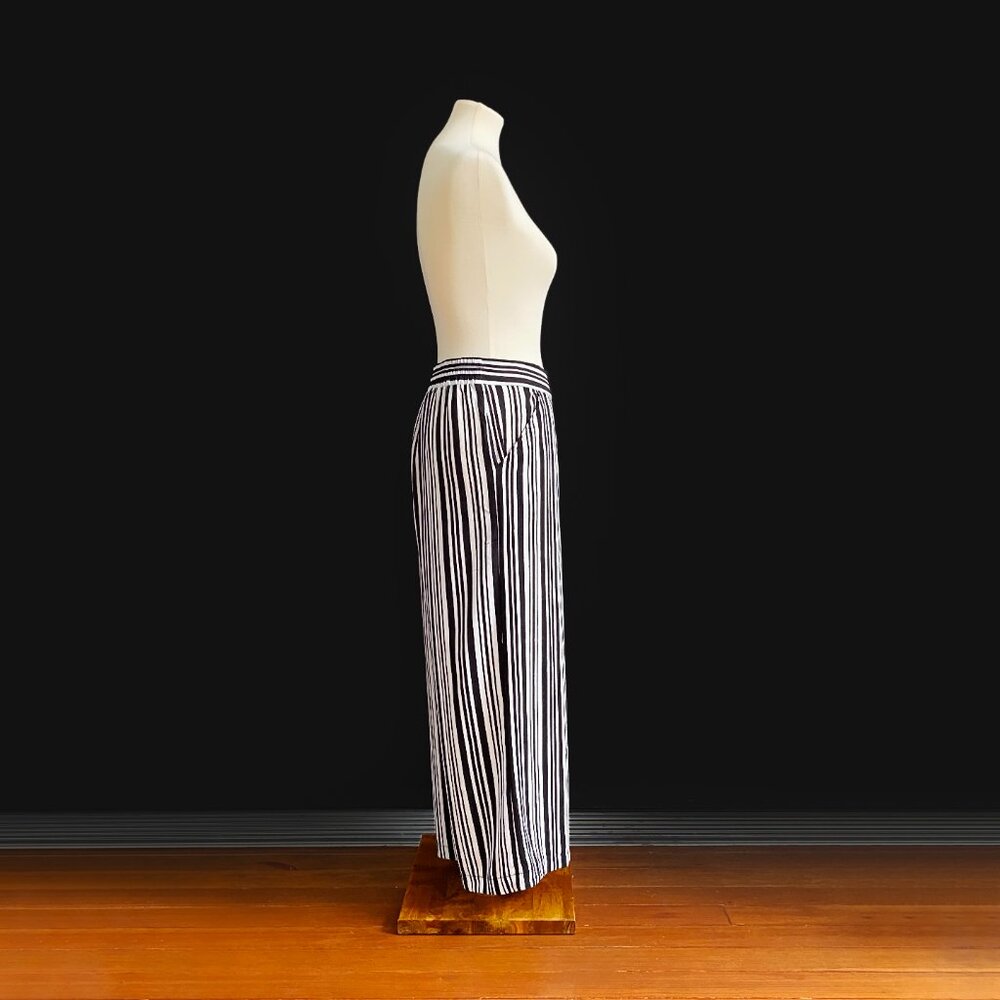 MAX STUDIO |  Vertical Black & White Stripe Wide Leg Crop Pants | NWT - Picture 8 of 11